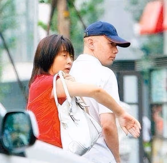 孝順葛優:陪伴母親戰勝喪親綜合症,娶妻35年無悔