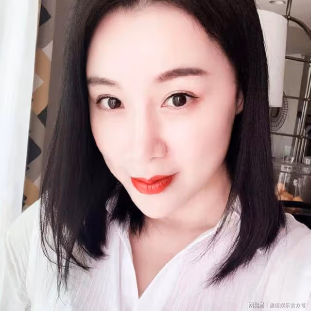 姚芊羽曬清純舊照引爭議,如今鼻子微挺下巴尖,網友直呼判若兩人