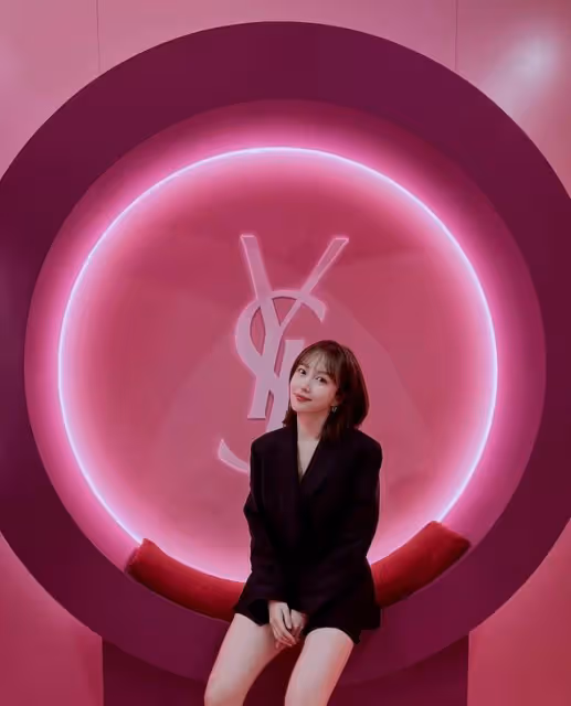 人氣女愛豆戀情曝光後雙喜臨門,直言:是奇蹟