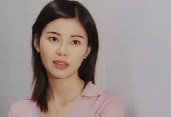 蒙嘉慧:不幸福的原生家庭長大,與鄭伊健婚後丁克,48歲依舊美麗