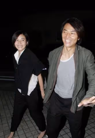 蒙嘉慧:不幸福的原生家庭長大,與鄭伊健婚後丁克,48歲依舊美麗