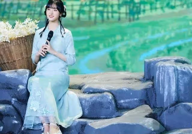 身材「配不上」臉蛋的7位女星，個個都像神一樣，身材卻難以形容
