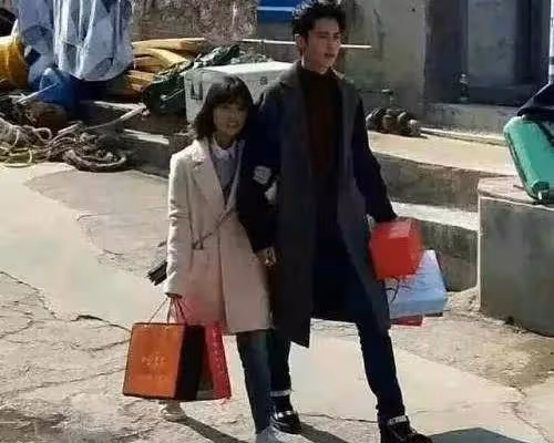 身材「配不上」臉蛋的7位女星，個個都像神一樣，身材卻難以形容