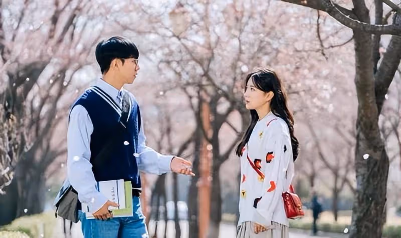 （依法相愛）李升基&李世榮變乖巧大學生&美貌校花，櫻花樹下告白