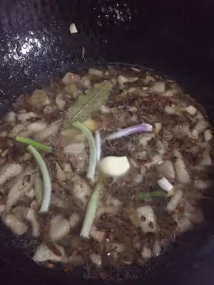 滷肉飯（小朋友也可以吃的喔）