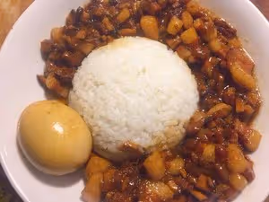 滷肉飯（小朋友也可以吃的喔）