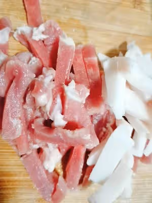 家常菜——芹菜炒肉