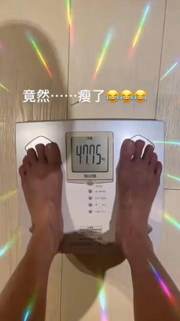 46歲林心如曬泳衣照秀好身材，素顏散發少女味，真實體重令人羨慕