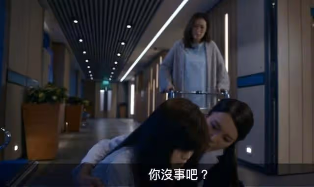 新劇演瀕死病人！TVB上位小花人氣急升，曬三點式泳衣回饋粉絲