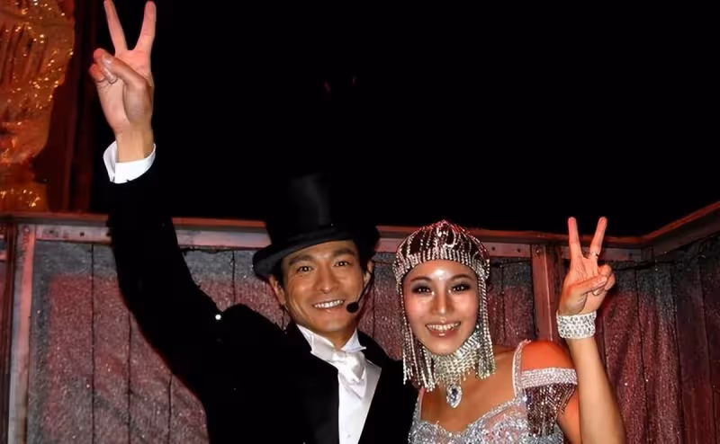她陪了劉德華25年,42歲仍未婚,眼睜睜看著心愛的他娶了別人