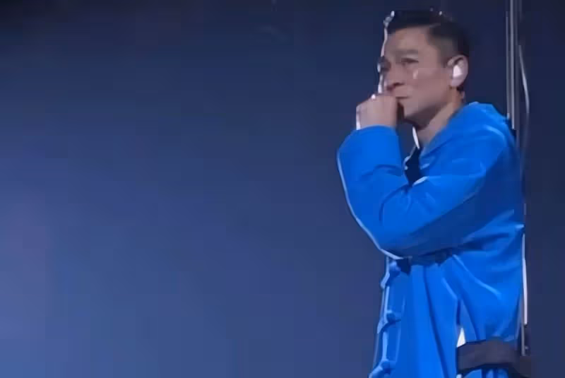 她陪了劉德華25年,42歲仍未婚,眼睜睜看著心愛的他娶了別人