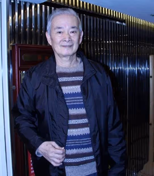他背後最重要的女人！石峰「擁6棟房爽當包租公」最謝40年枕邊人　出道曾傳緋聞「愛妻用小技巧」讓他懂分寸