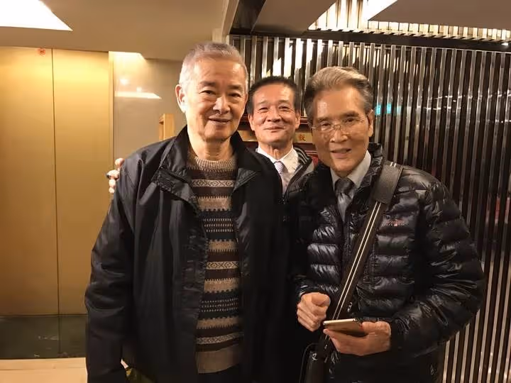 他背後最重要的女人！石峰「擁6棟房爽當包租公」最謝40年枕邊人　出道曾傳緋聞「愛妻用小技巧」讓他懂分寸