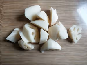 排骨香菇玉米蓮藕湯