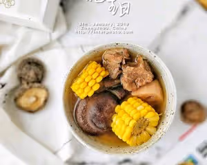 排骨香菇玉米蓮藕湯