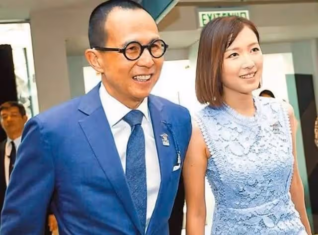 梁洛施素顏似少女,久居李澤楷豪宅生活優渥