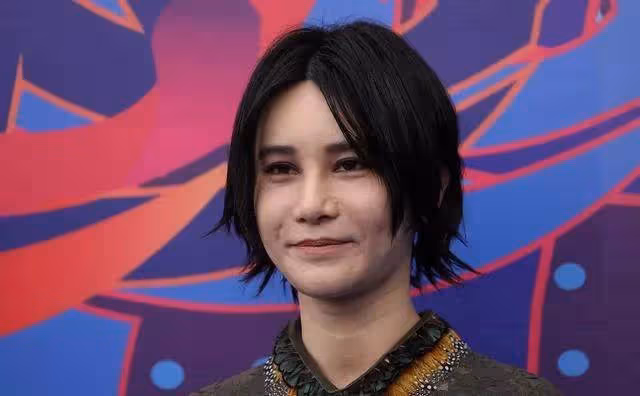 明星無修圖:趙麗穎憔悴、蔣欣顯老、楊冪豐滿變胖、鹿晗完全認不出,最厲害的就是迪麗熱巴了