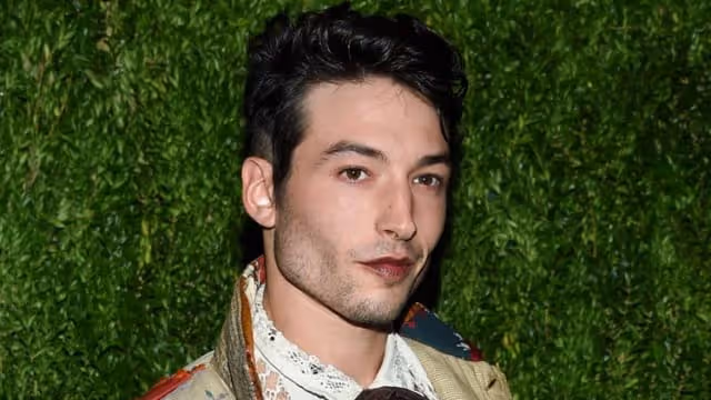涉嫌暴力、誘拐兒童、竊盜　Ezra Miller公開向大眾道歉