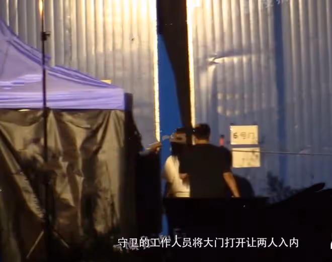 潘粵明獲緋聞女友探班！女方穿短褲大秀美腿，被曝已戀愛同居4年
