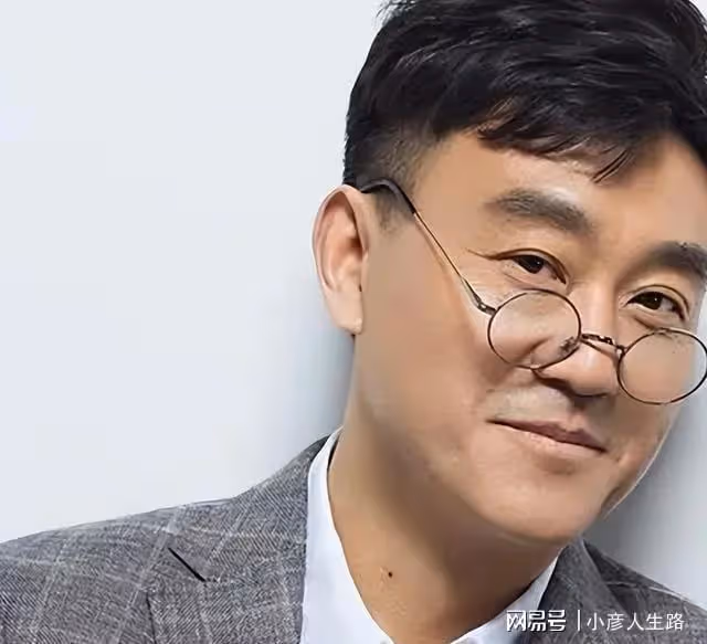 24年後再看何冰，才明白一頓飯就把老婆娶回家，到底有多幸運