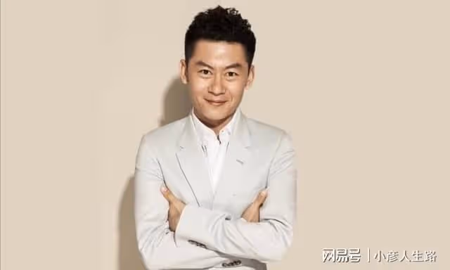 李健:憑「孫成海」被熟知,24歲娶小5歲初戀,婚後14年恩愛如初