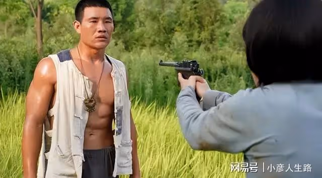謝孟偉：靠演《小兵張嘎》走紅，因扮關羽被網友吐槽