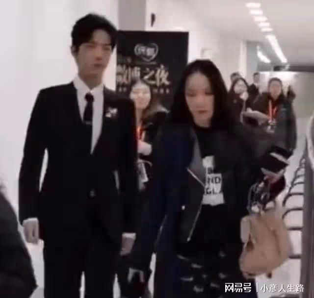 肖戰和經紀人頻繁穿情侶款引發戀情猜測，肖戰方發律師聲明澄清