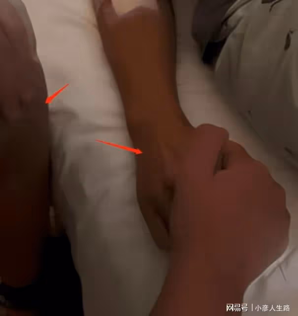 林志穎車禍後首曝近照，和妻子握手度過難關，顏值恐難恢復原貌