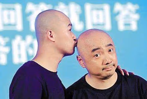 他為喜劇效果剃光頭，卻一直不溫不火，演惡人翻身走紅