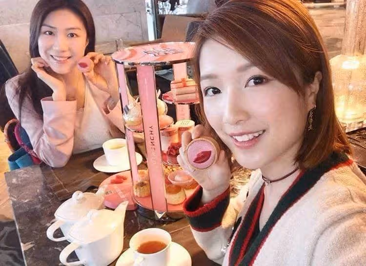 李澤楷豪送前女友港姐郭嘉文的半山別墅曝光，超大空中游泳池，市值早過億，網友：這樣的分手禮物羨慕了
