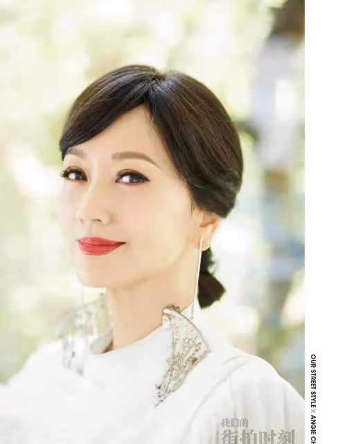 64歲小青陳美琪罕見曬合影,《新白娘子傳奇》開播30周年,素顏上鏡不怕皺紋,網友:想念兩位女神