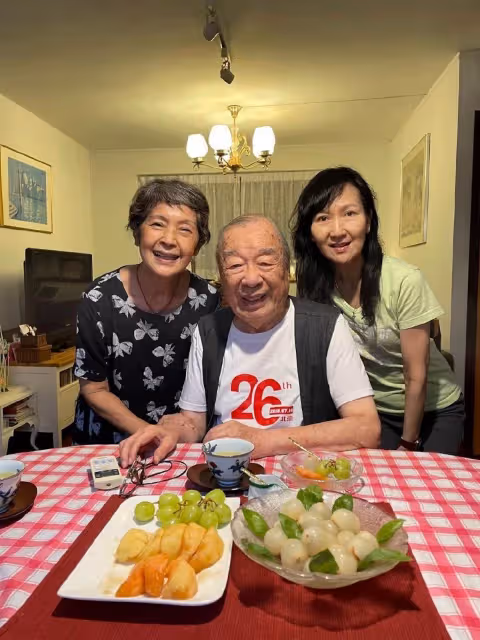 64歲小青陳美琪罕見曬合影，《新白娘子傳奇》開播30周年，素顏上鏡不怕皺紋，網友：想念兩位女神