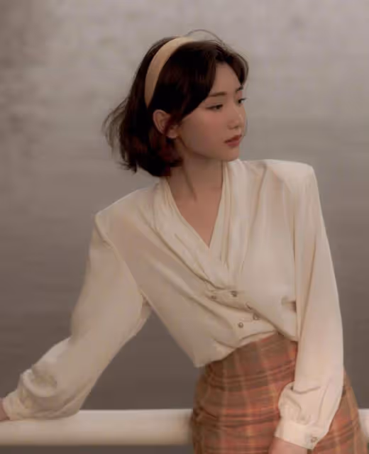 毛曉彤復古造型美出新高度,滿臉膠原蛋白超減齡,心動了不止一下