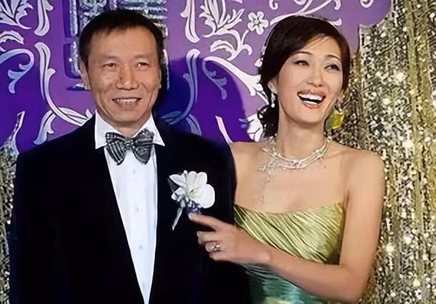 保姆變名模！被下過藥慘遭外籍男友「騙走4億」　不甘沉淪「再嫁豪門」婚後10年現狀曝光