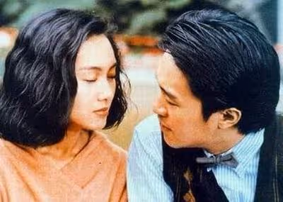 她和周星馳交往3年被小三！嫁大7歲老公「今51歲備受寵愛」　星爺卻白髮孤獨「終生難忘她」