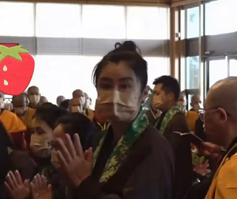 55歲王祖賢近距離被拍　網瘋傳「素顏脫口罩照片」