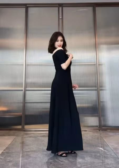 左小青穿開衩露肩長裙熱舞,被槽太違和全是胭脂氣,本人霸氣回應