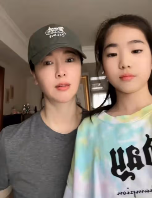 左小青穿開衩露肩長裙熱舞,被槽太違和全是胭脂氣,本人霸氣回應