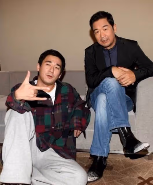 婚後丈夫愛上他人,原配含淚提出一要求轉身失婚,丈夫凈身出戶與現任結婚32年不生子:我愧對於她