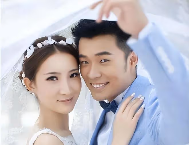 裝深情、假文藝、好男人,這些戴著面具生活的明星,都翻車了