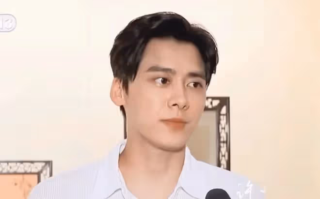 央視鏡頭下的明星:金晨瘦脫相,劉愷威眼袋明顯,李易峰心機滿滿
