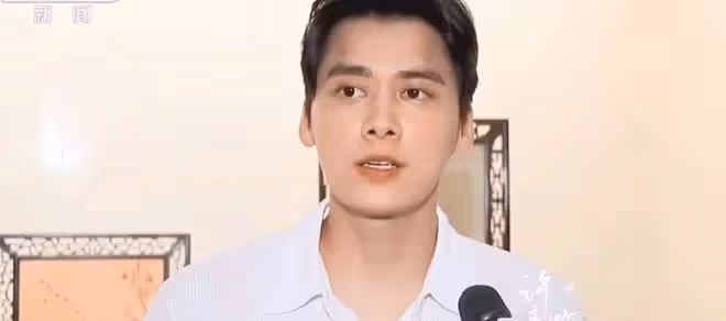 央視鏡頭下的明星:金晨瘦脫相,劉愷威眼袋明顯,李易峰心機滿滿