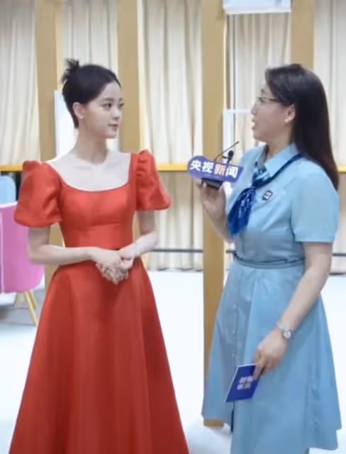 央視鏡頭下的明星:金晨瘦脫相,劉愷威眼袋明顯,李易峰心機滿滿