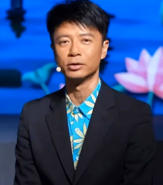 央視鏡頭下的明星:金晨瘦脫相,劉愷威眼袋明顯,李易峰心機滿滿