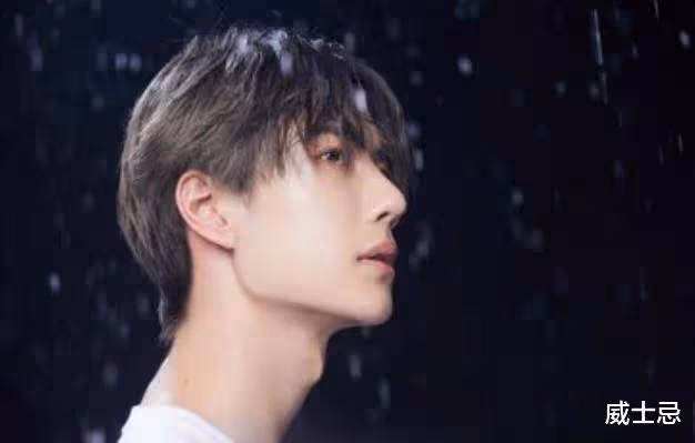 王一博運氣好,一夜成名?樂華娛樂CEO杜華極力否認:他不是!_陳情_方面_表演