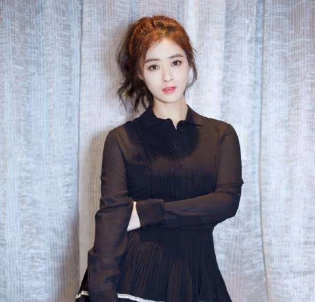 女明星身材很完美?劉亦菲穿牛仔褲真不好看,這幾位也踩過雷