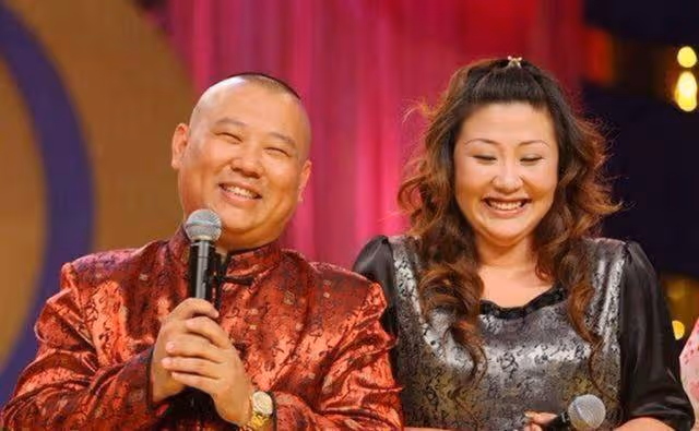郭德綱老婆年輕美照首曝光,清純可人美到犯規,怪不得老郭苦追她