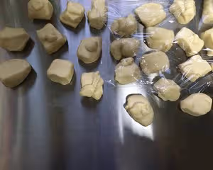 一出爐就被搶空的酥皮小餐包