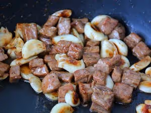 蒜香牛肉粒——健康又好吃的家常菜