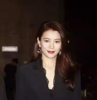 在娛樂圈裡,成龍從來不會,也不敢碰的4位女星:第1位是不好意思,第4位是不敢